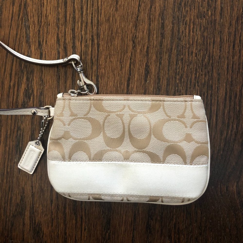 NEVER USED  Coach Wristlet